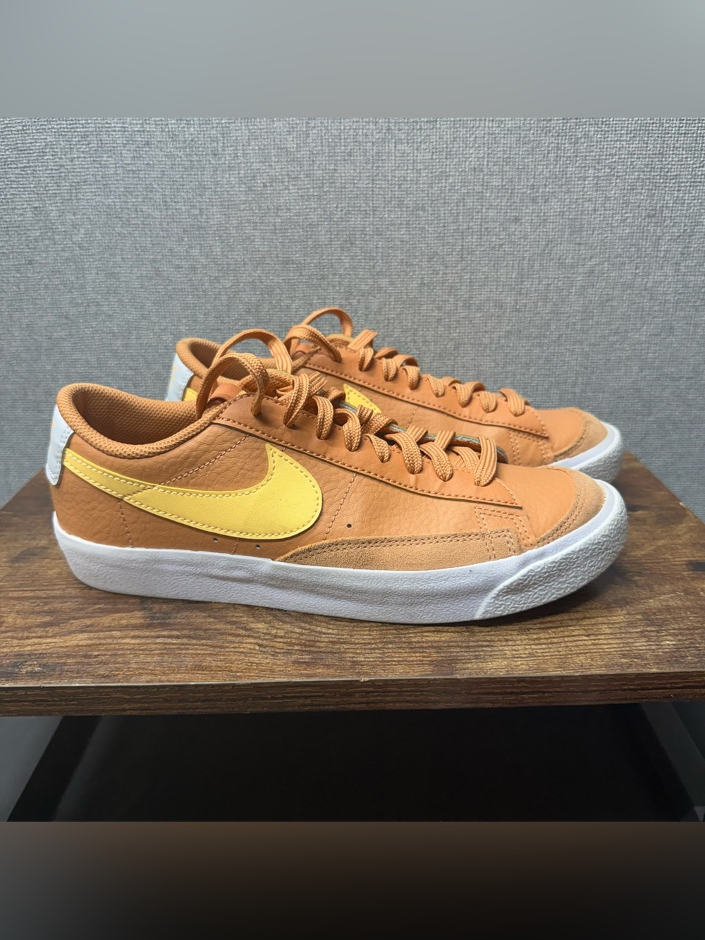 Nike  Low-Top Leather Sneakers